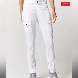 JAANUU SKINNY CARGO WHITE SCRUB PANTS